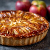 Appeltaart met een laagje marsepein: ontdek de smaakexplosie!