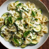 Farfalle met Ricotta, Courgette en Basilicum