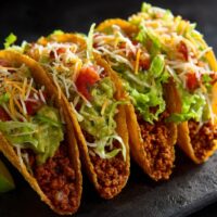 Kalkoentaco's met Avocado, Kaas en Salsa