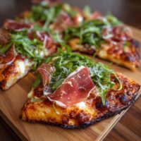 Pizza met Mozzarella, Rucola en Prosciutto