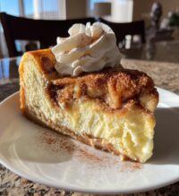 cinnamon roll cheesecake