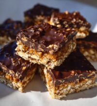 easy no bake chocolate oat bars