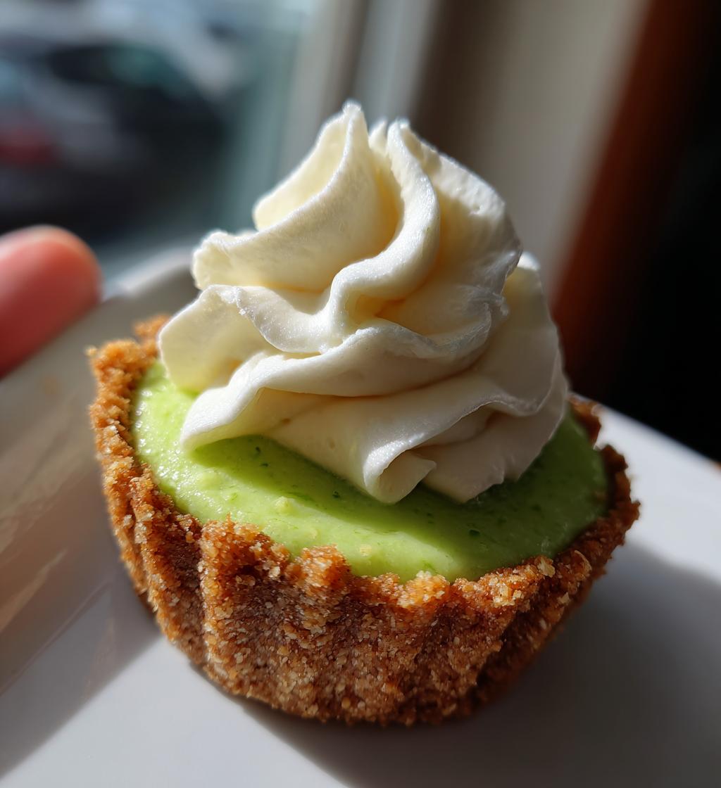 key lime pie mini dessert - detail 1