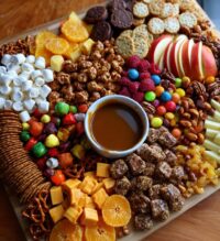 thanksgiving charcuterie board dessert
